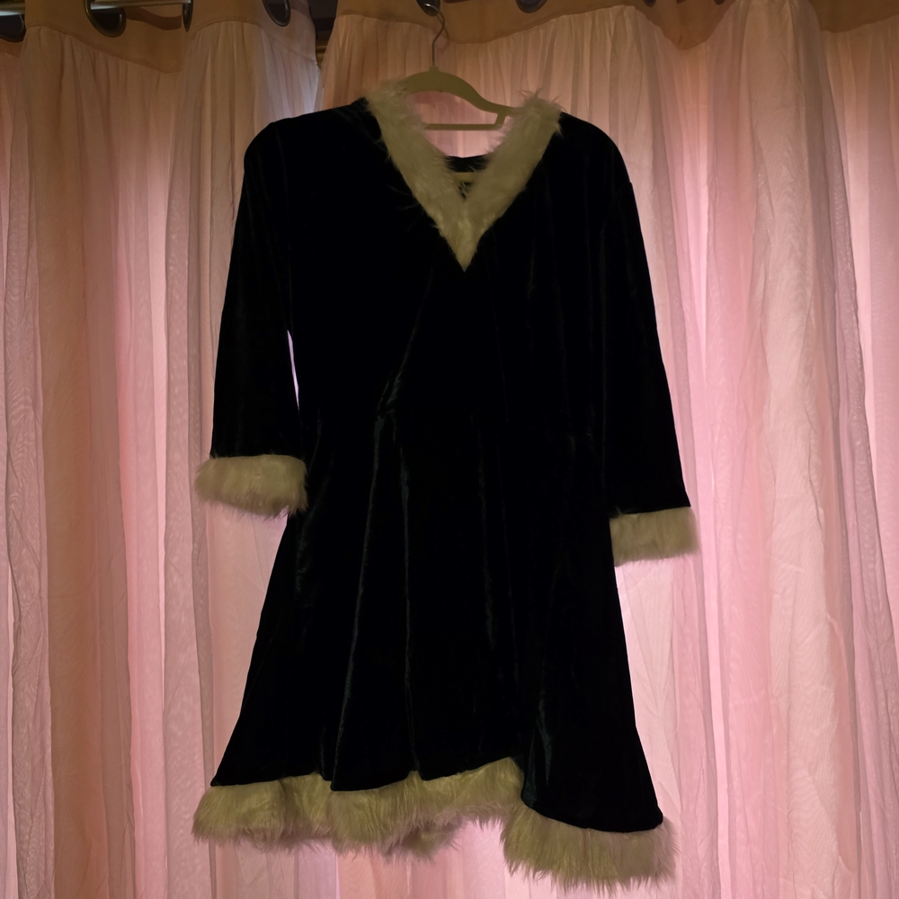 Dark Green Velvet Santa Dress with Faux Fur Trim